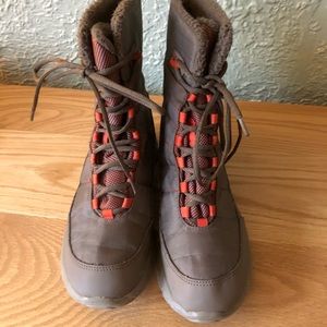 Women’s Skechers boots size 8